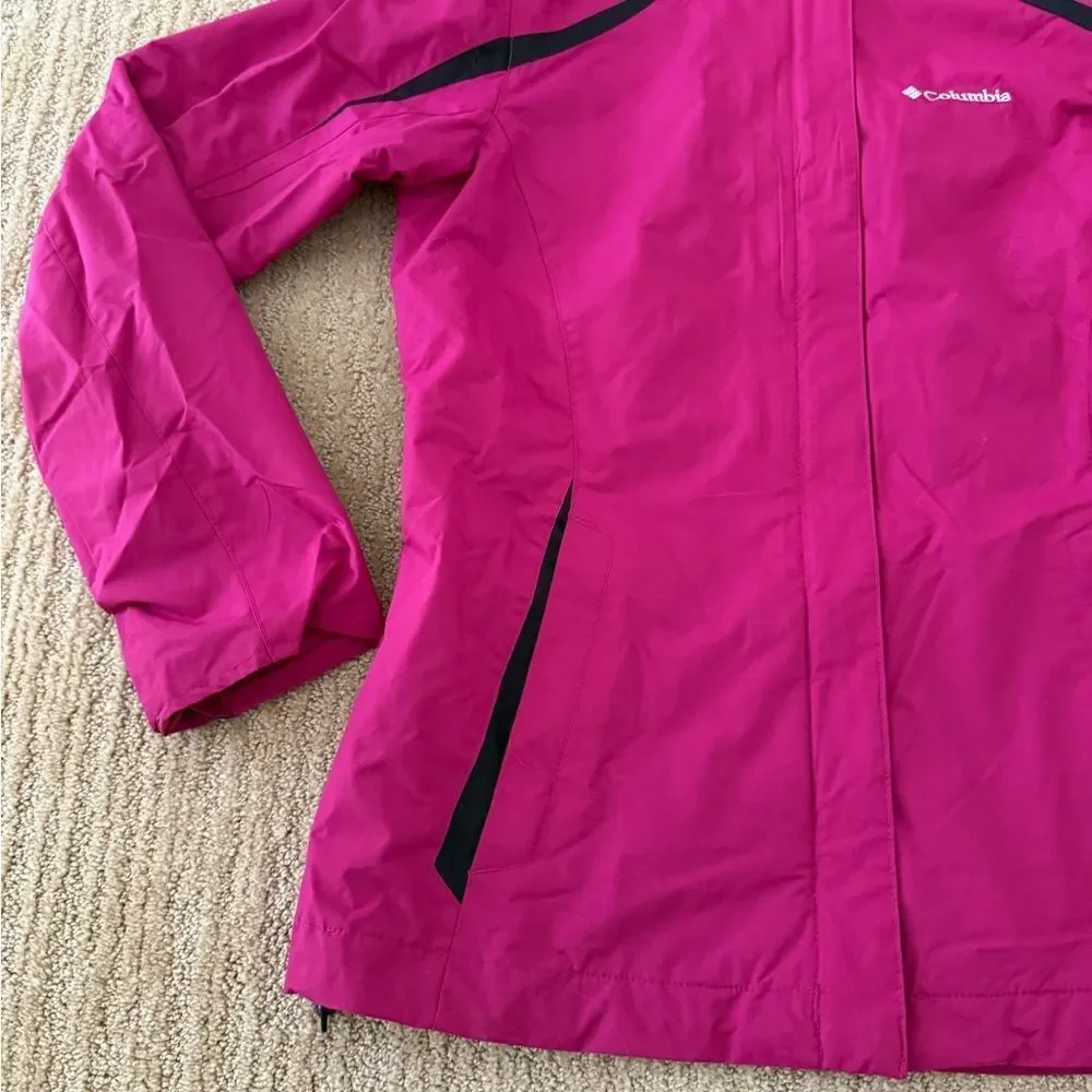 Columbia Woman's Pink Omni-shield Jacket